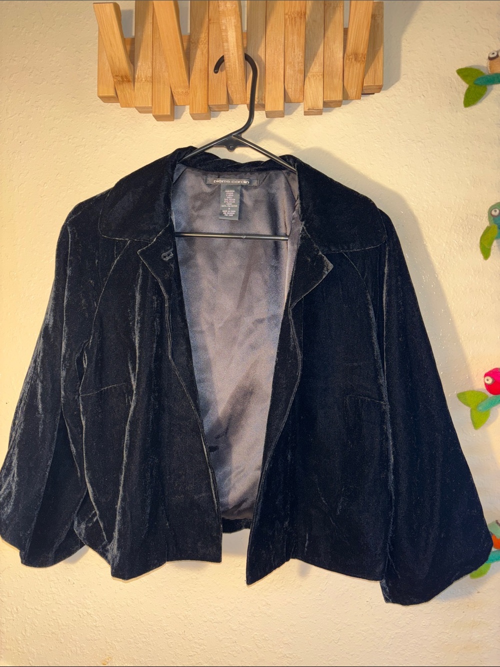 EUC Pierre Cardin velvet blazer featuring a soft, structured collar and a smooth